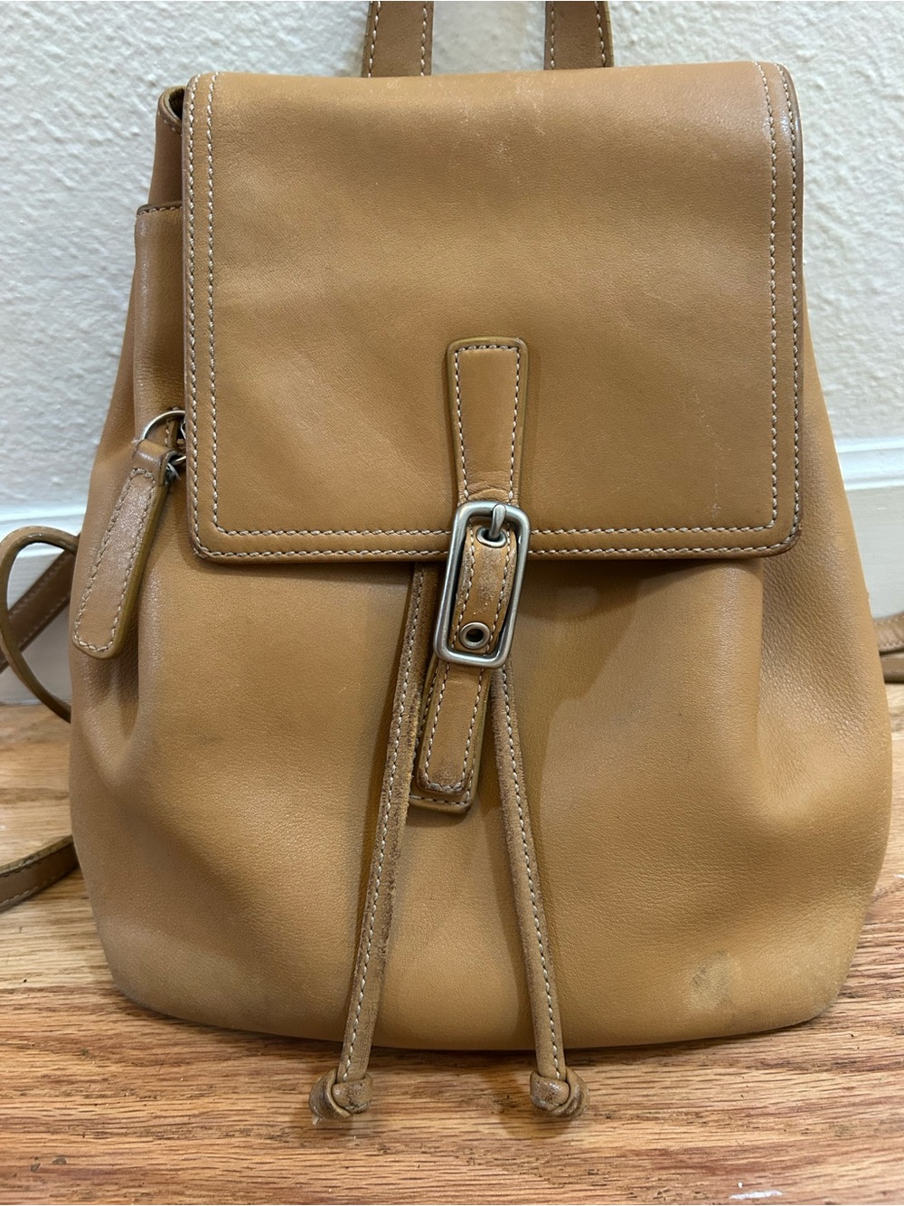 COACH camel/ tan leather backpack vintage No- k23-9858 - Picture 2 of 5